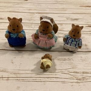 Li'L Woodzeez – Bushytails Squirrel Family Set of 4 Collectible Posable Figures